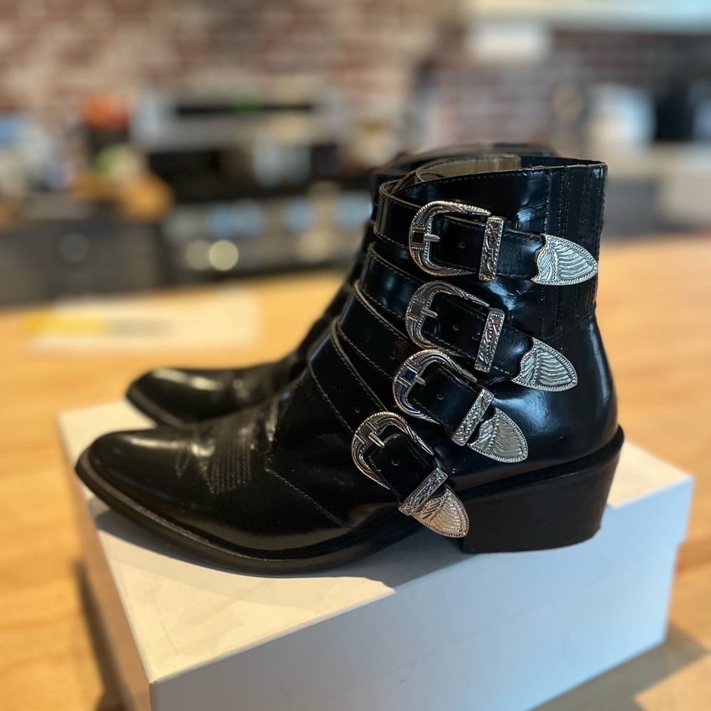 Toga Pulla Four Buckle Western Boot - Picture 4 of 9